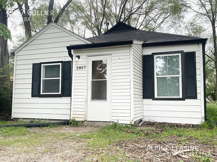 2857 Collier St photo 1