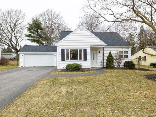 26 Lynda Ln, Rochester, NY 14624