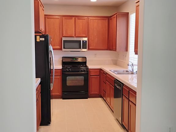 3rd image of 601 Natalino Cir