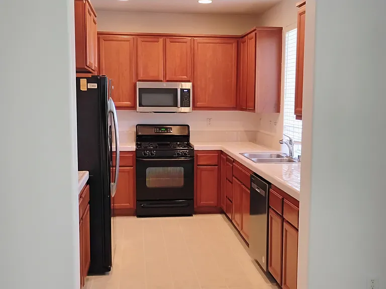 601 Natalino Cir — Photo 3