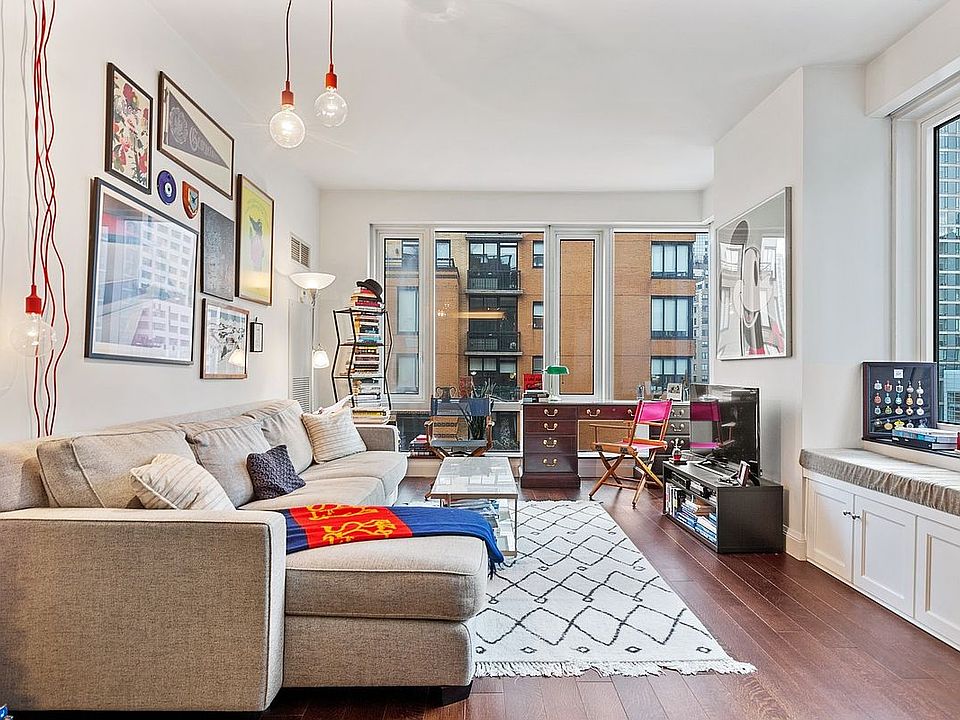 1st image of 70 Little St W Unit 9D
