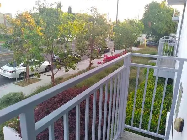 14143 Burbank Blvd APT 202, Van Nuys, CA 91401