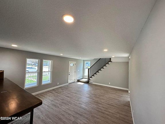 3rd image of 601 N Jameson Ave