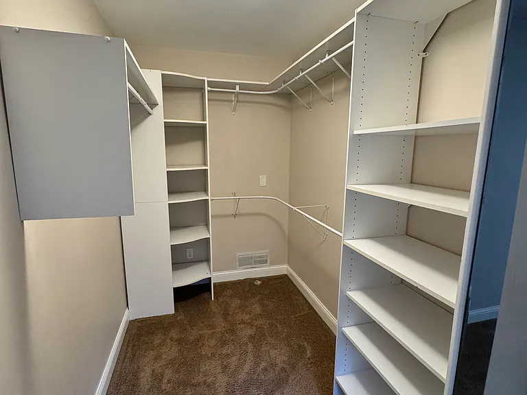 5201 Brighton Ln — Photo 9