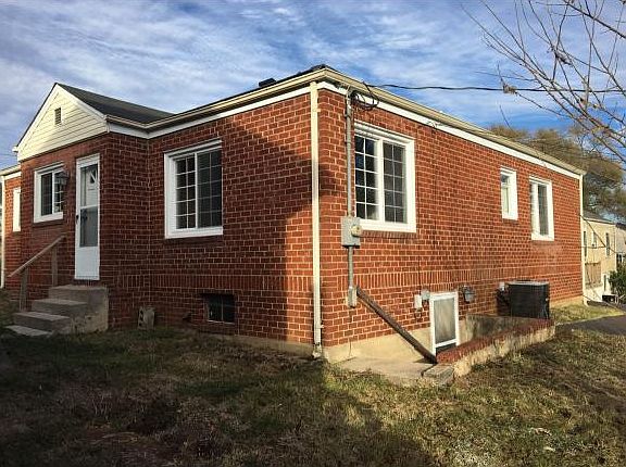 3rd image of 1939 W Stone Dr