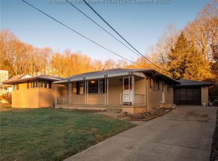 166 Riverview Dr, Saint Albans, WV 25177