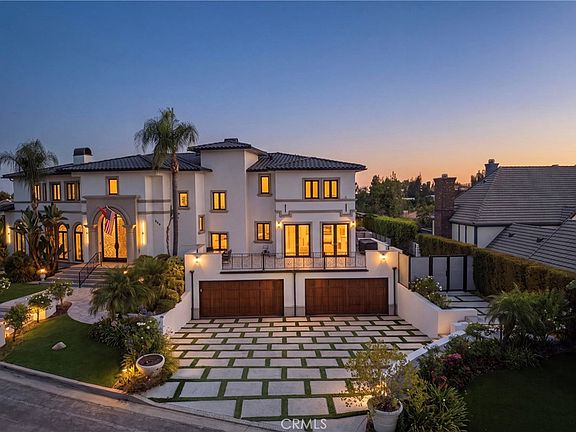 2nd image of 860 Greenridge La Canada