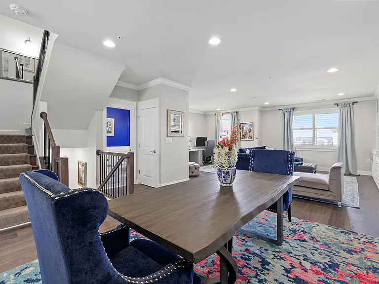 621 Bluemont Ave #102 — Photo 9
