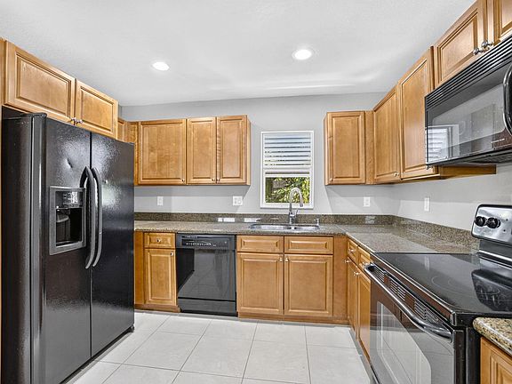 2nd image of 433 NE 1st St