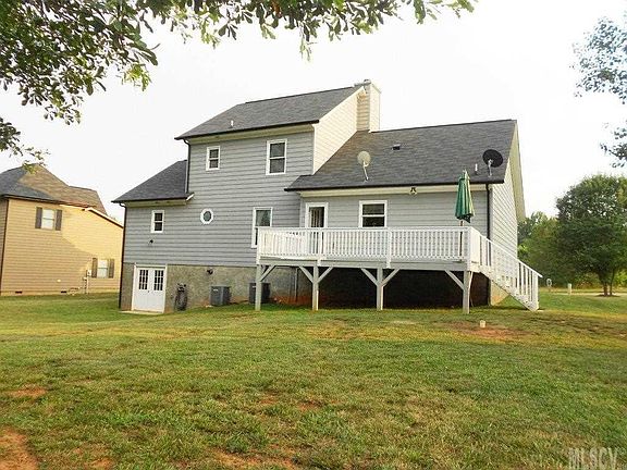 3rd image of 1658 Berkshire Dr