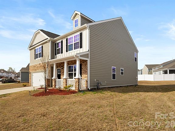 2nd image of 1643 Secrest Commons Dr