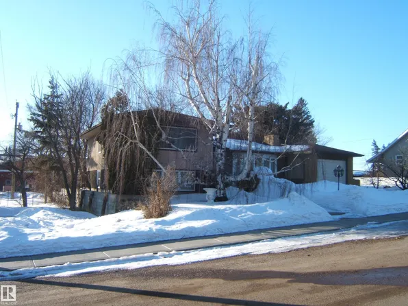 5024 50th St, Two Hills, AB T0B 4K0