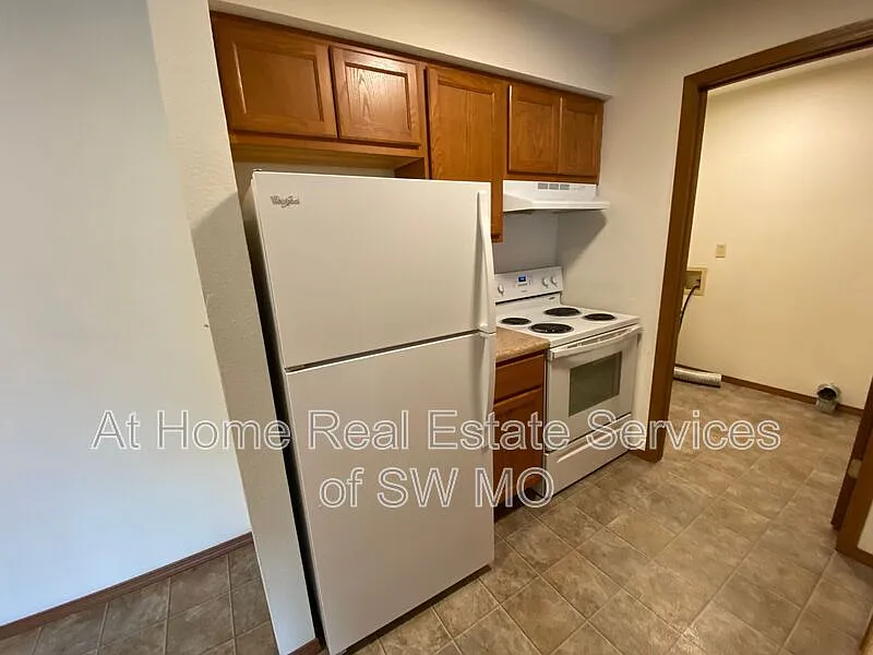 2 bed, 2.0 bath, 900 sqft, $805 — Photo 1