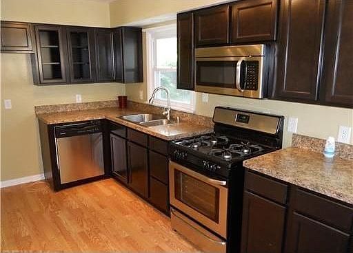 3rd image of 8227 Redwood Cir