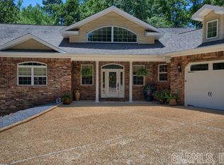 3 Diania Ln, Hot Springs, AR 71909