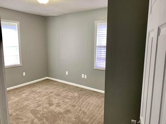 4th image of 540 Brockwood Ave
