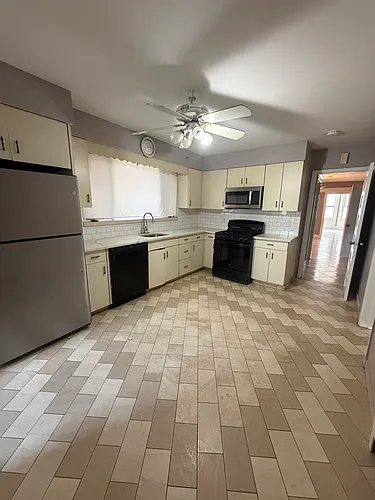 375 Walnut St #1 Photo 1