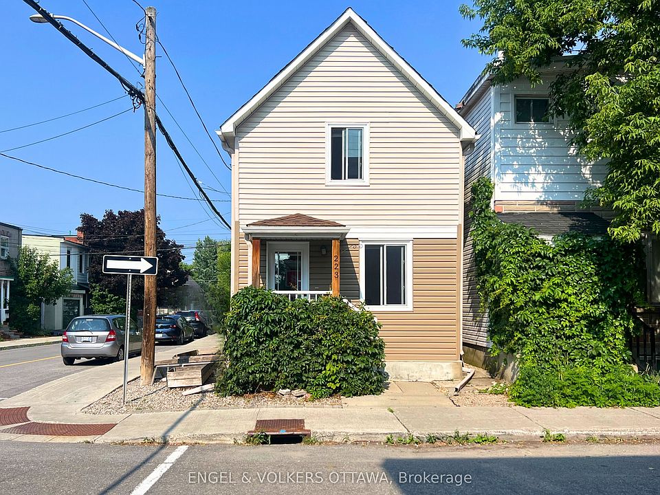 1st image of 223 Carruthers Ave W