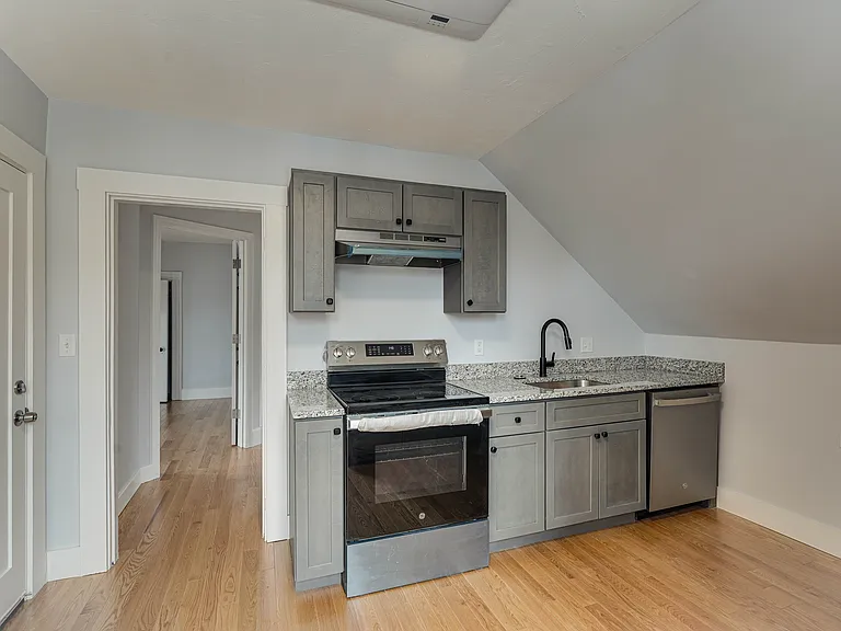 24 Dunlap St #3 — Photo 8