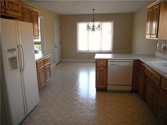 5th image of 3133 E Glenview Dr
