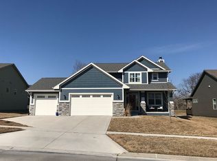 1638 S 11th St, Adel, IA 50003