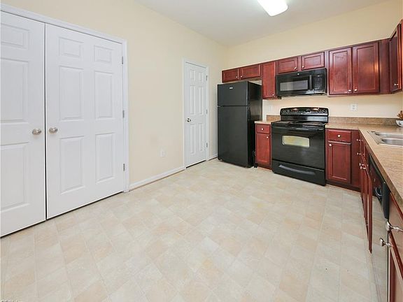 5th image of 2025 Freeney Ave