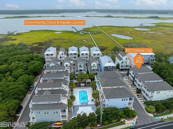3rd image of 123 Coastal Cay