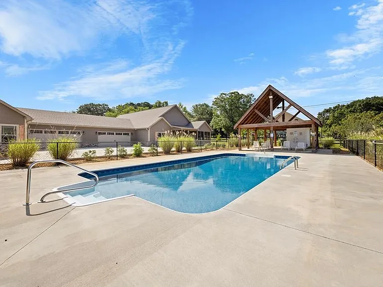 63 Maddox Ln — Photo 4