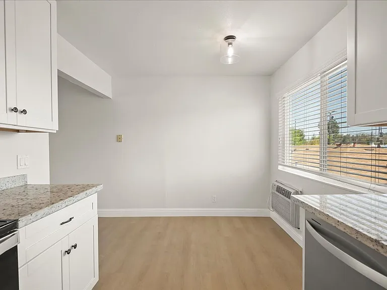 1339 Park Dr — Photo 4