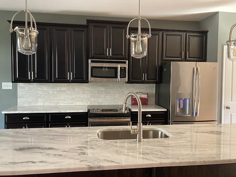 10942 Parkshire Ln — Photo 2