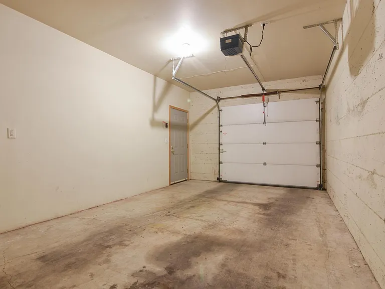 444 NE Stanton St #7 — Photo 14