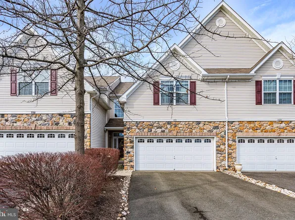 121 Newman Ct, Pennington, NJ 08534