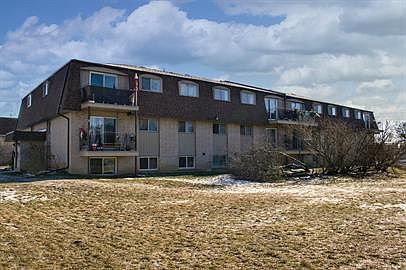 2nd image of 276 Conacher Dr