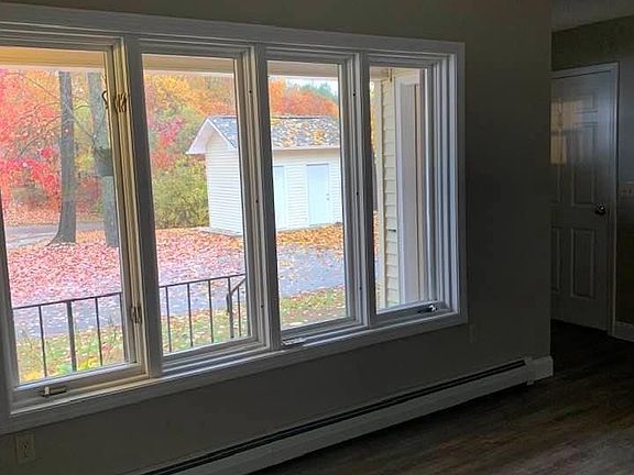 4th image of 63 Sunderland Woods Rd #63