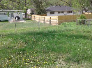 1909 SW Harp Pl, Topeka, KS 66611