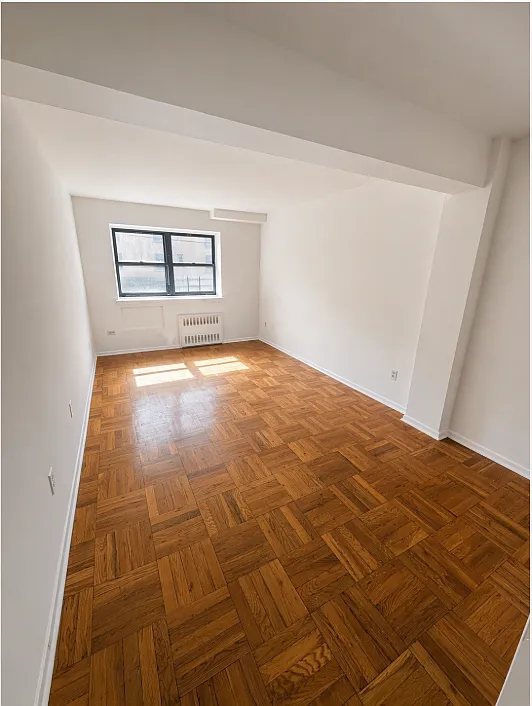 Building Photo - 2875 Bainbridge Ave #2D