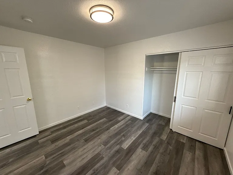 1265 Poplar St — Photo 12