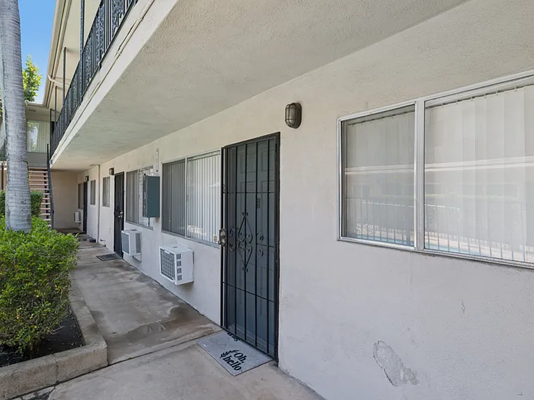 Mardi Gras Apartments | Palmyra Apartments — Photo 6