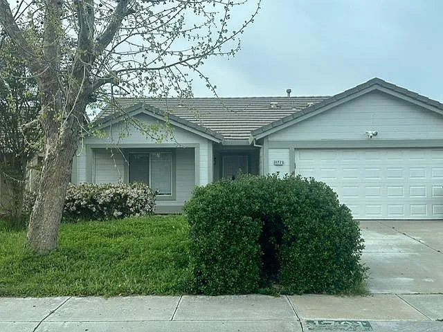 1721 Dominion Dr — Photo 1