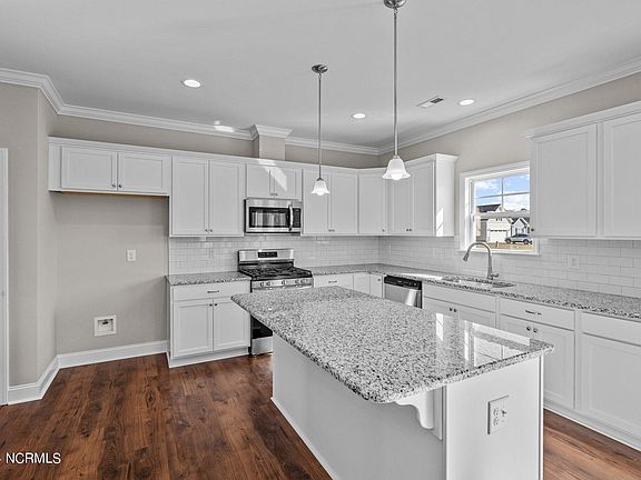 5th image of 704 Plymouth Drive