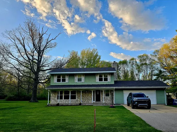 1975 E Country Creek Rd, Midland, MI 48640