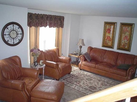 Living room (similar)