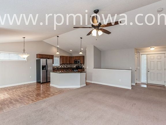 2nd image of 5016 NE Innsbruck Dr