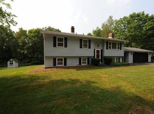 19 Flintlock Dr, Durham, CT 06422