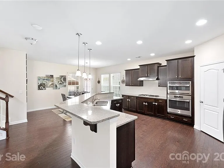 4020 Whittier Ln — Photo 10