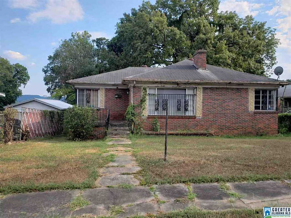2nd image of 11 10th Ct N