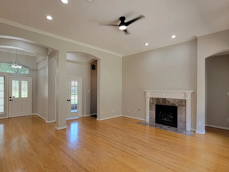 9726 Windy Hollow Dr — Photo 12