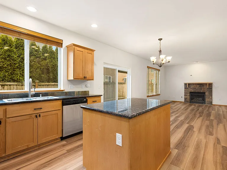 126 195th Pl SW — Photo 7