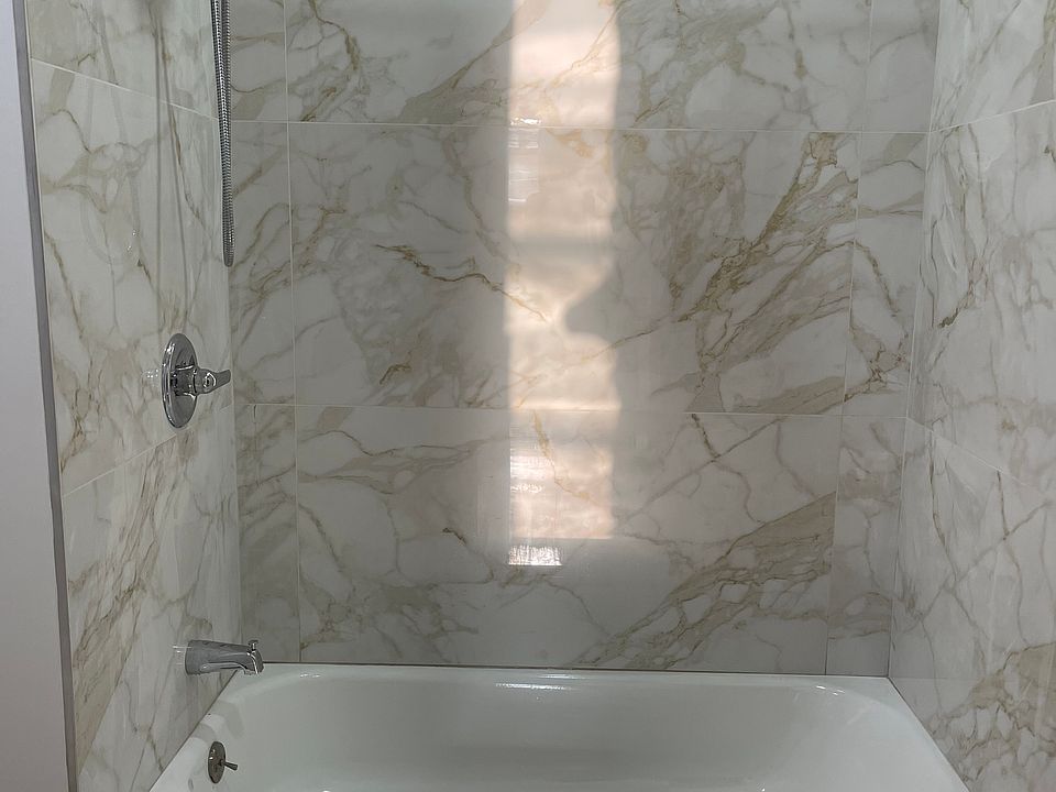 2nd image of 110 Keen St Floor 2