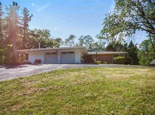 597 Linder Rd NE, Iowa City, IA 52240